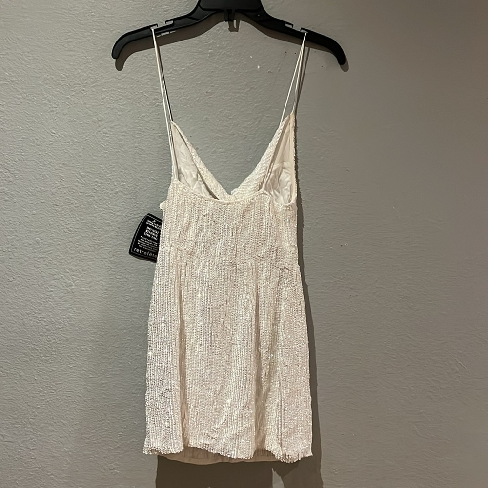 Retrofête JILL SEQUIN DRESS NWT
Size XS Color: Moonglow White - Picture 5 of 17